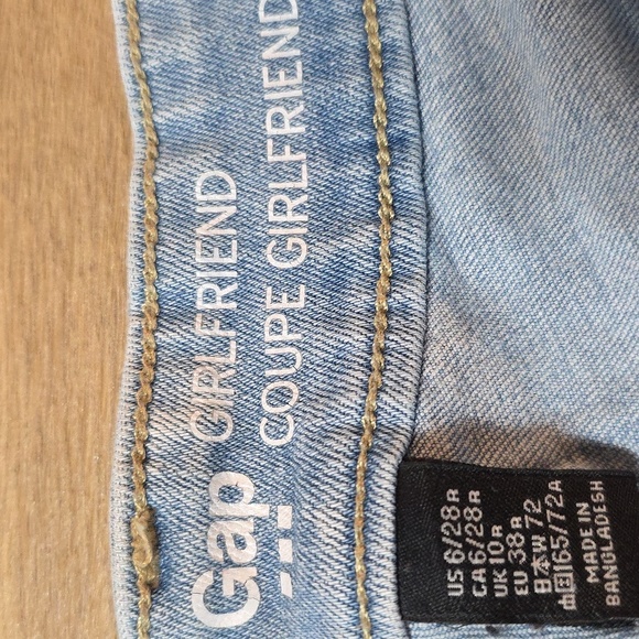 GAP-Girlfriend Jean Shorts. Size 6 - Picture 3 of 5